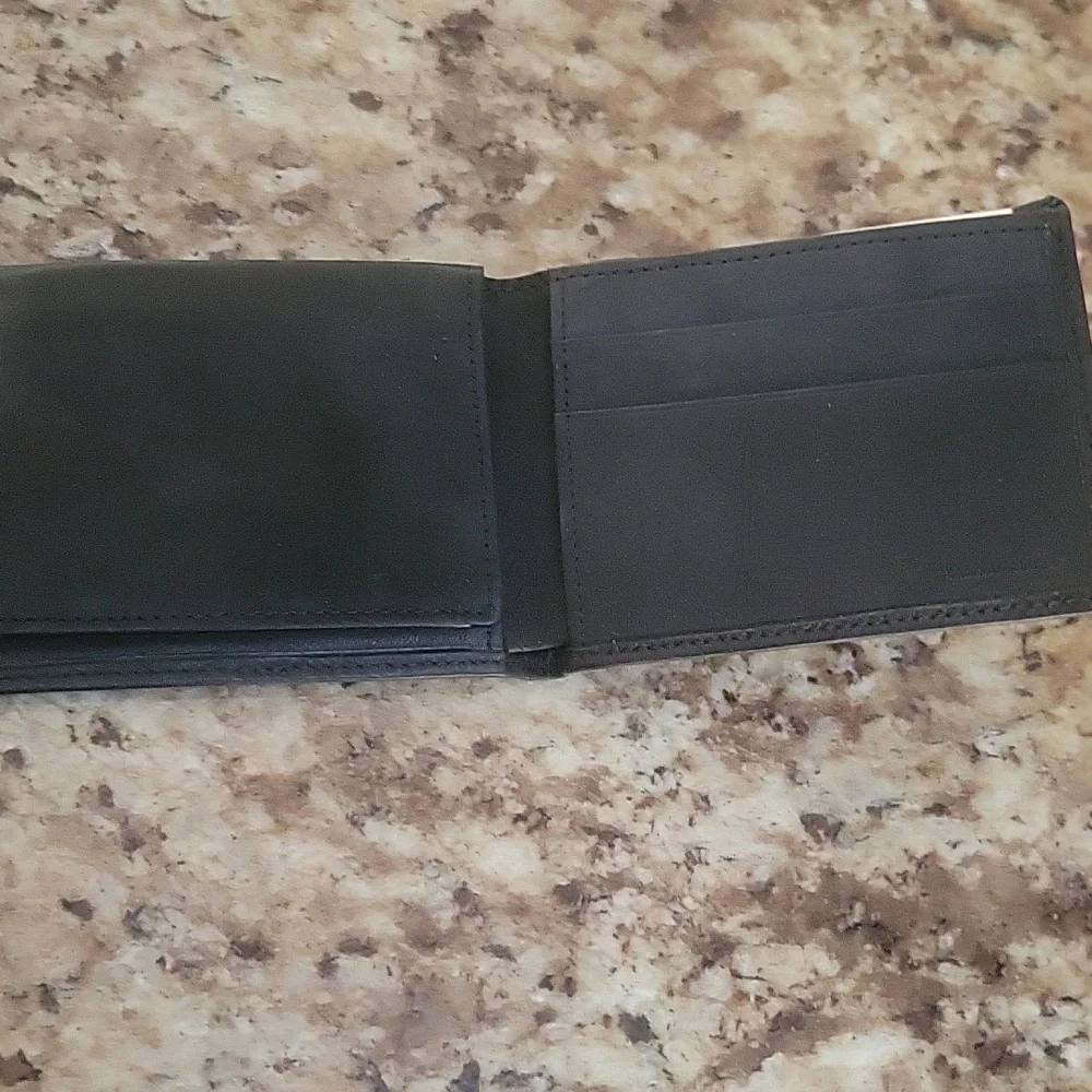 Mundi Black Leather Card Holder
